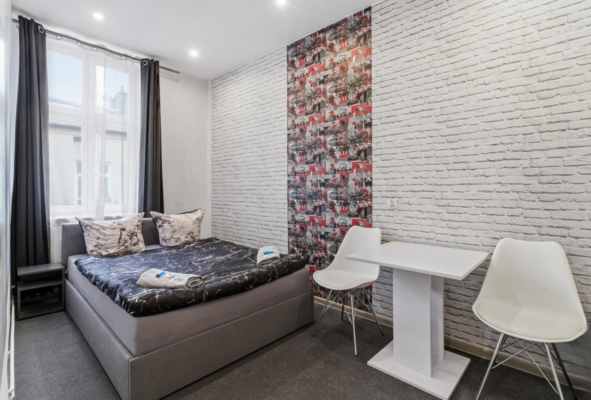 Queen Apartments — Photos 2